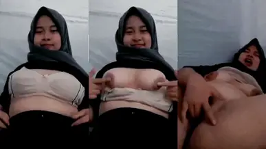 Bokep Jilbab Memek Tembem Dientot Ganas Sampai Puas