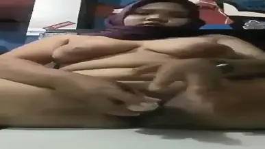 Bokep Jilbab Ungu Sange Parah Minta Ngentot